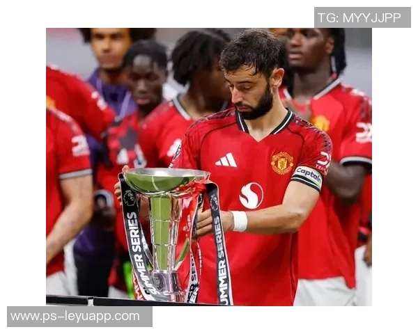 曼联对阵狼队继续采用四后卫阵型B费德里赫特马奎尔缺阵影响战局